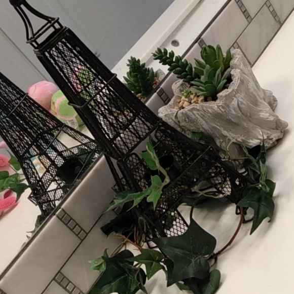 Eiffel Tower Votive Candle holder - Picture 7 of 10